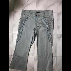 capri short pants with pearls, stones and ruffles